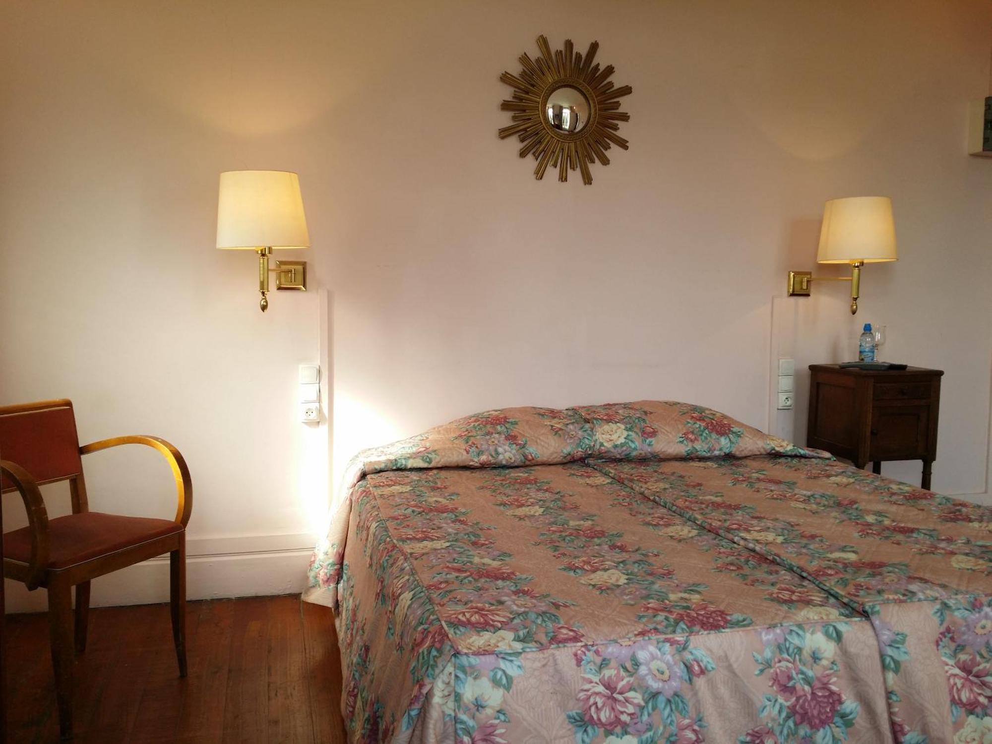 Au Chateau Des Thermes Saint-Amand-les-Eaux Habitación foto